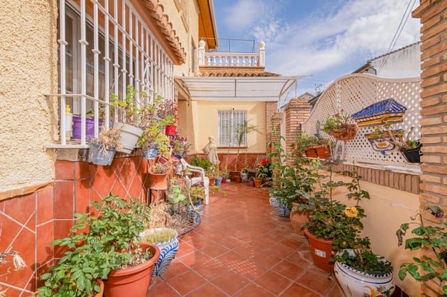 5 sypialnia Willa na sprzedaż w Ogíjares z garażem - 329 900 € (Ref: 10013968)