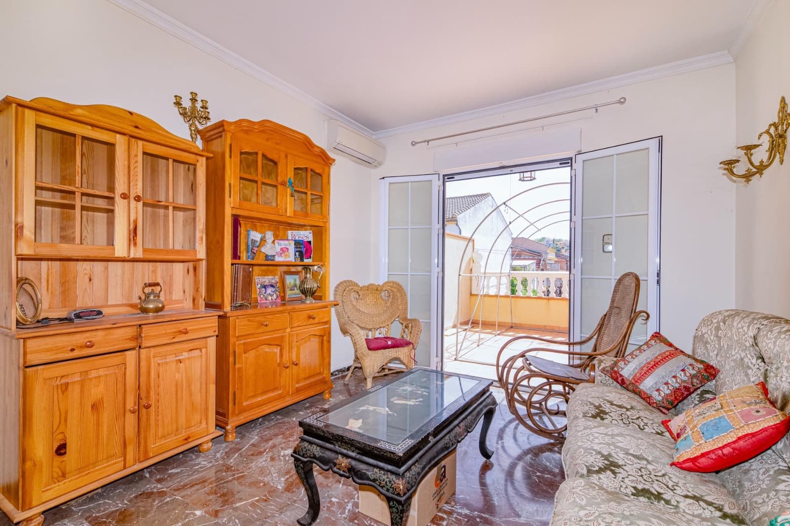 5 sypialnia Willa na sprzedaż w Ogijares z garażem - 329 900 € (Ref: 10013968)