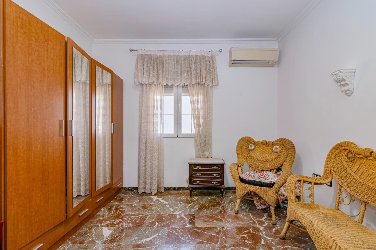 5 sypialnia Willa na sprzedaż w Ogijares z garażem - 329 900 € (Ref: 10013968)