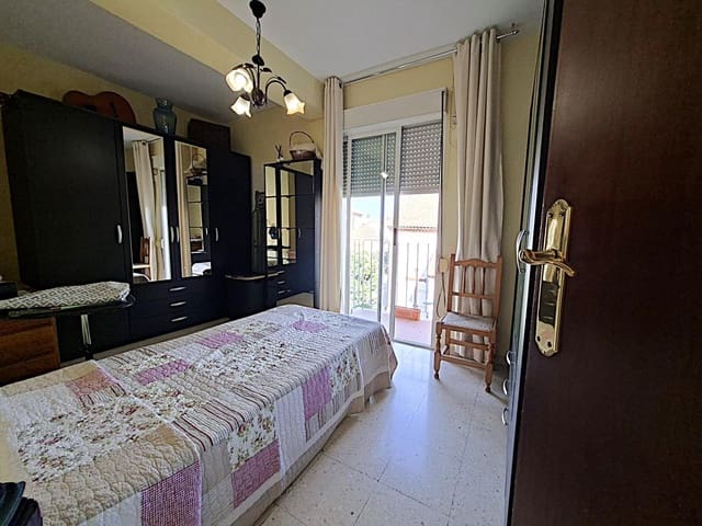 4 slaapkamer Flat te koop in Cúllar Vega - € 179.900 (Ref: 10013969)