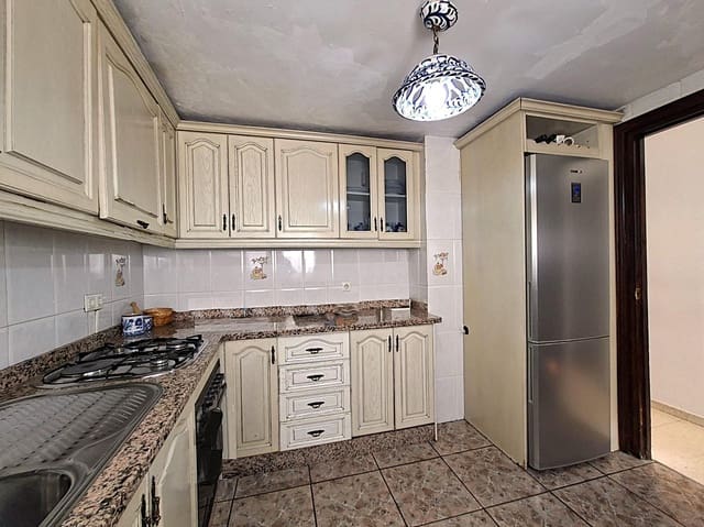 4 slaapkamer Flat te koop in Cúllar Vega - € 179.900 (Ref: 10013969)