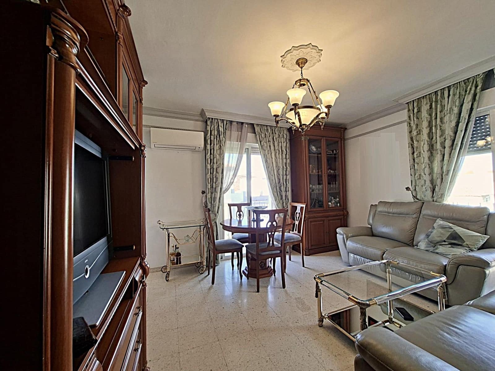 4 slaapkamer Flat te koop in Cullar Vega - € 179.900 (Ref: 10013969)