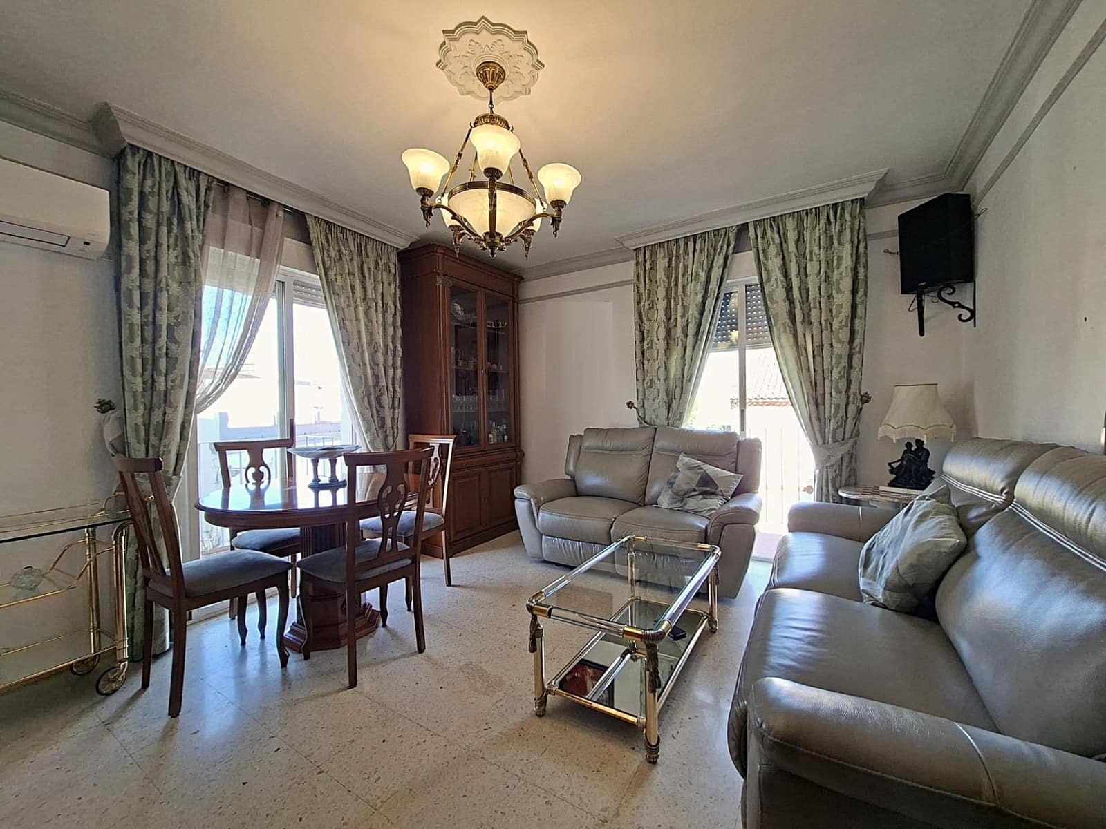 4 slaapkamer Flat te koop in Cullar Vega - € 179.900 (Ref: 10013969)