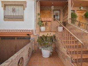 3 slaapkamer Rijtjeshuis te koop in Peligros met garage - € 245.000 (Ref: 10013971)