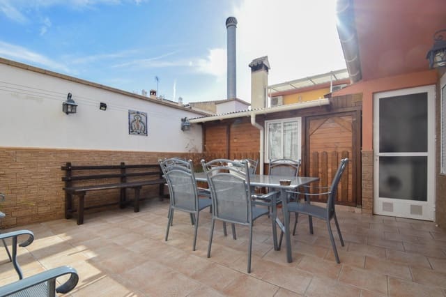 3 slaapkamer Rijtjeshuis te koop in Peligros met garage - € 245.000 (Ref: 10013971)