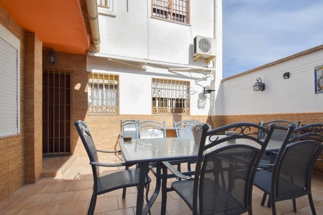3 slaapkamer Rijtjeshuis te koop in Peligros met garage - € 245.000 (Ref: 10013971)
