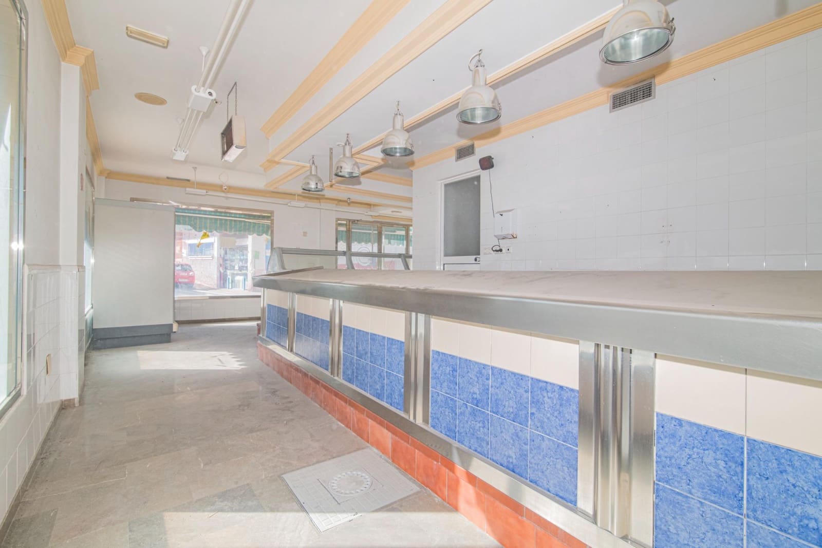 Commerciale in vendita in Armilla - 120.000 € (Rif: 10013972)
