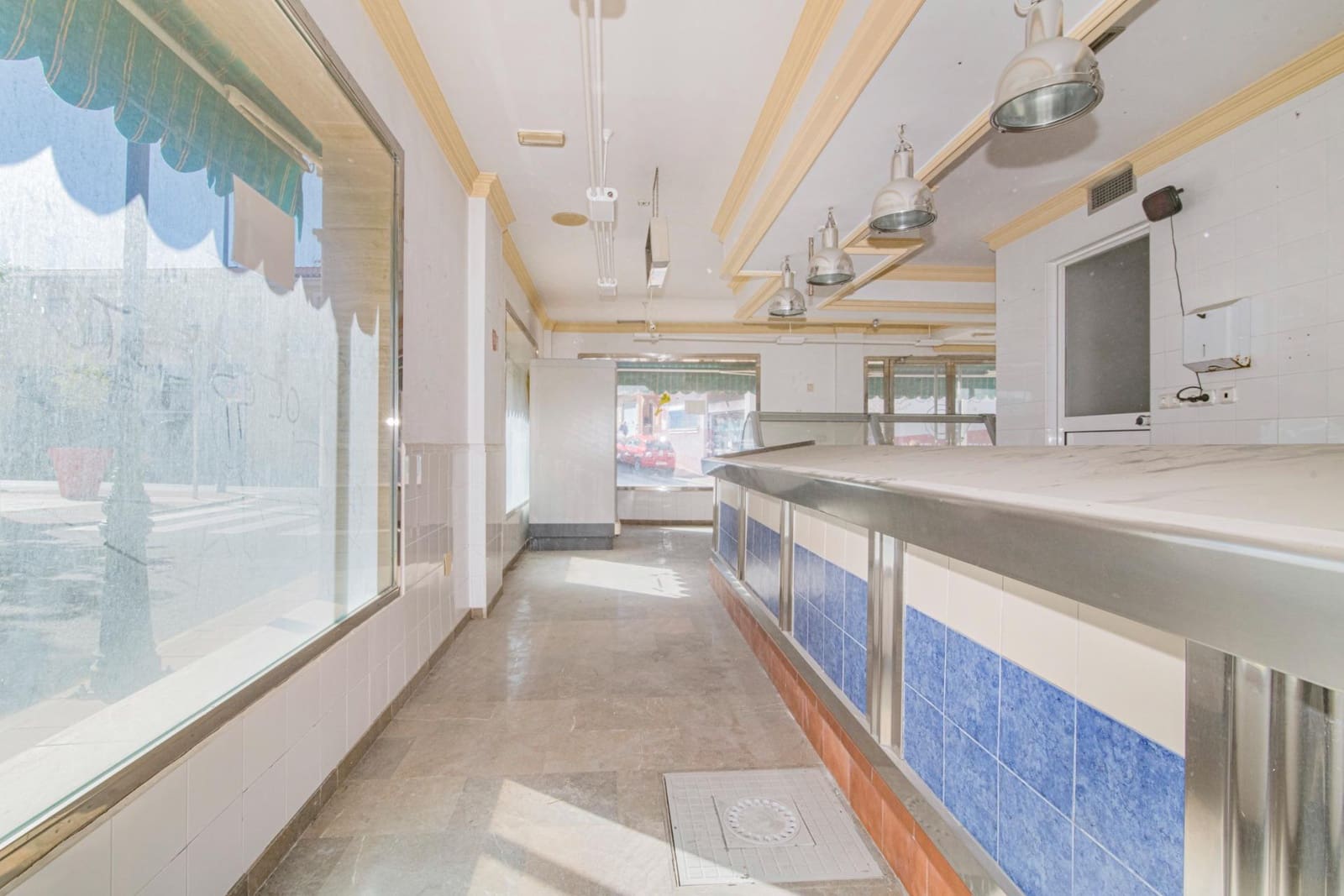 Commerciale in vendita in Armilla - 120.000 € (Rif: 10013972)