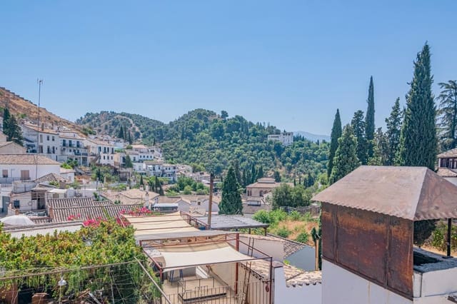 4 bedroom Villa for sale in Albaicin, Granada city - € 345,000 (Ref: 10013975)