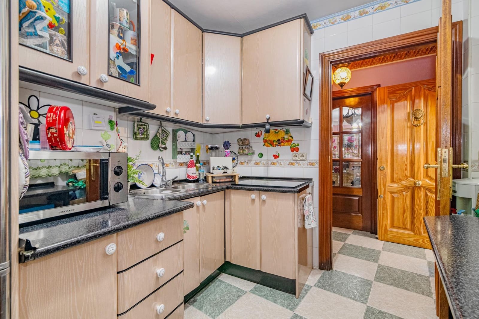 4 bedroom Villa for sale in Granada city - € 345,000 (Ref: 10013975)