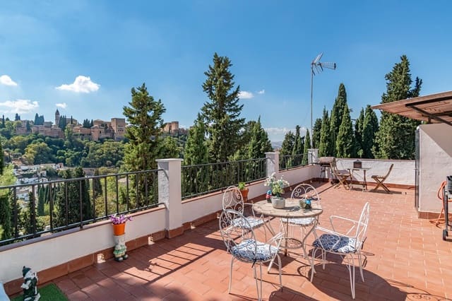 3 bedroom Townhouse for sale in Albaicin, Granada city - € 440,000 (Ref: 10013976)