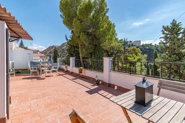 3 bedroom Townhouse for sale in Albaicin, Granada city - € 440,000 (Ref: 10013976)