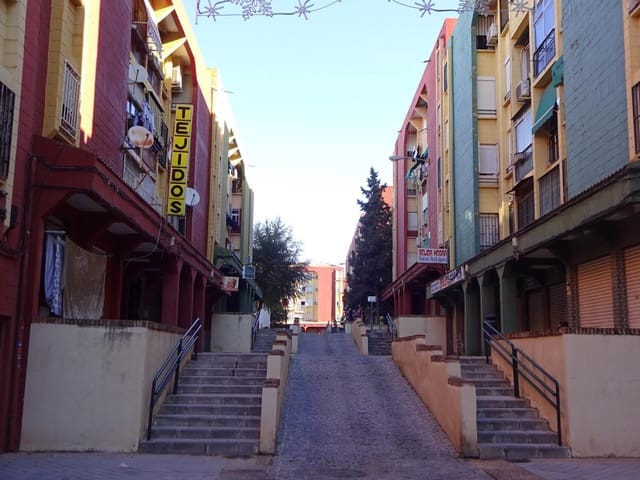 2 bedroom Commercial for sale in Granada city - € 58,000 (Ref: 10013977)