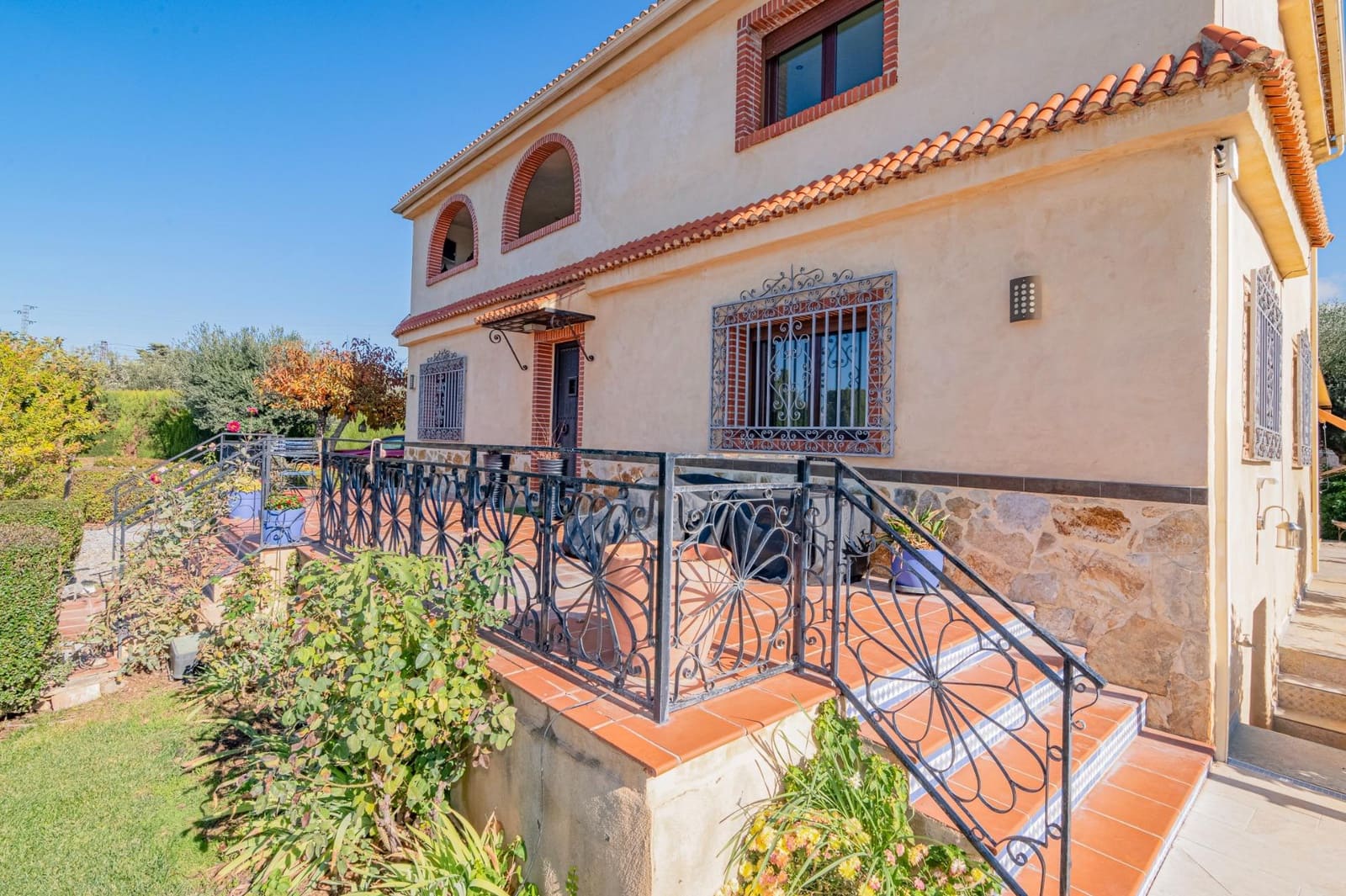 3 camera da letto Villa in vendita in Gojar con piscina garage - 624.900 € (Rif: 10013978)