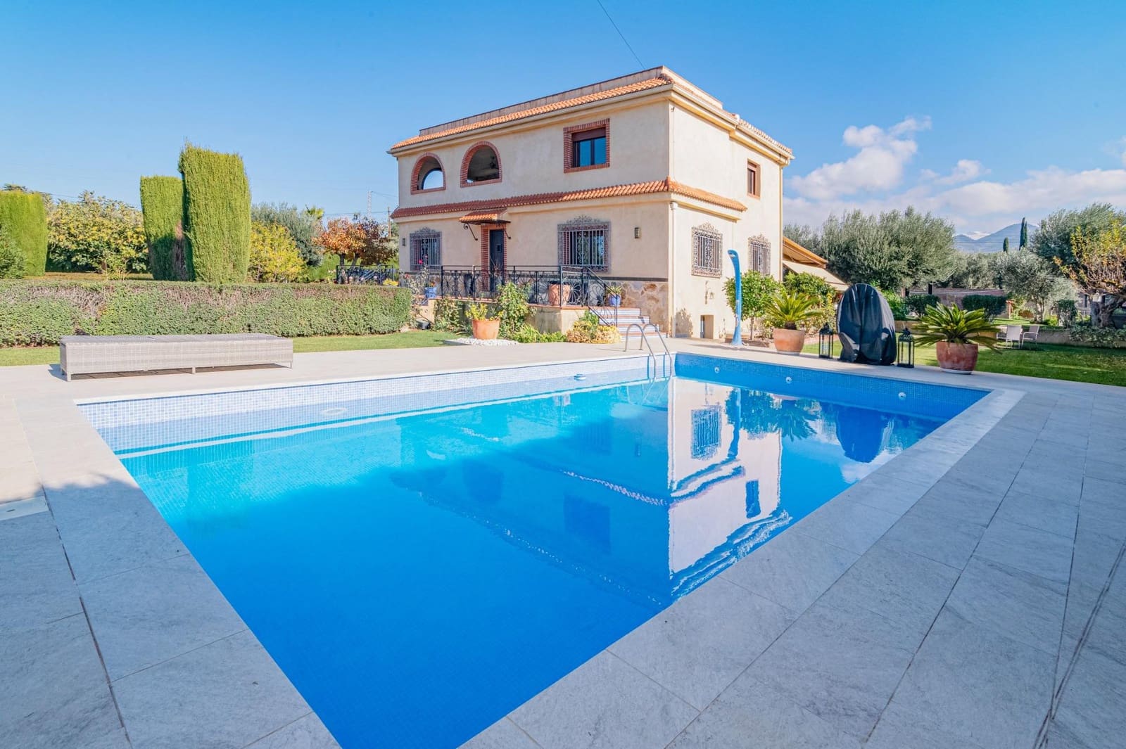 3 camera da letto Villa in vendita in Gojar con piscina garage - 624.900 € (Rif: 10013978)