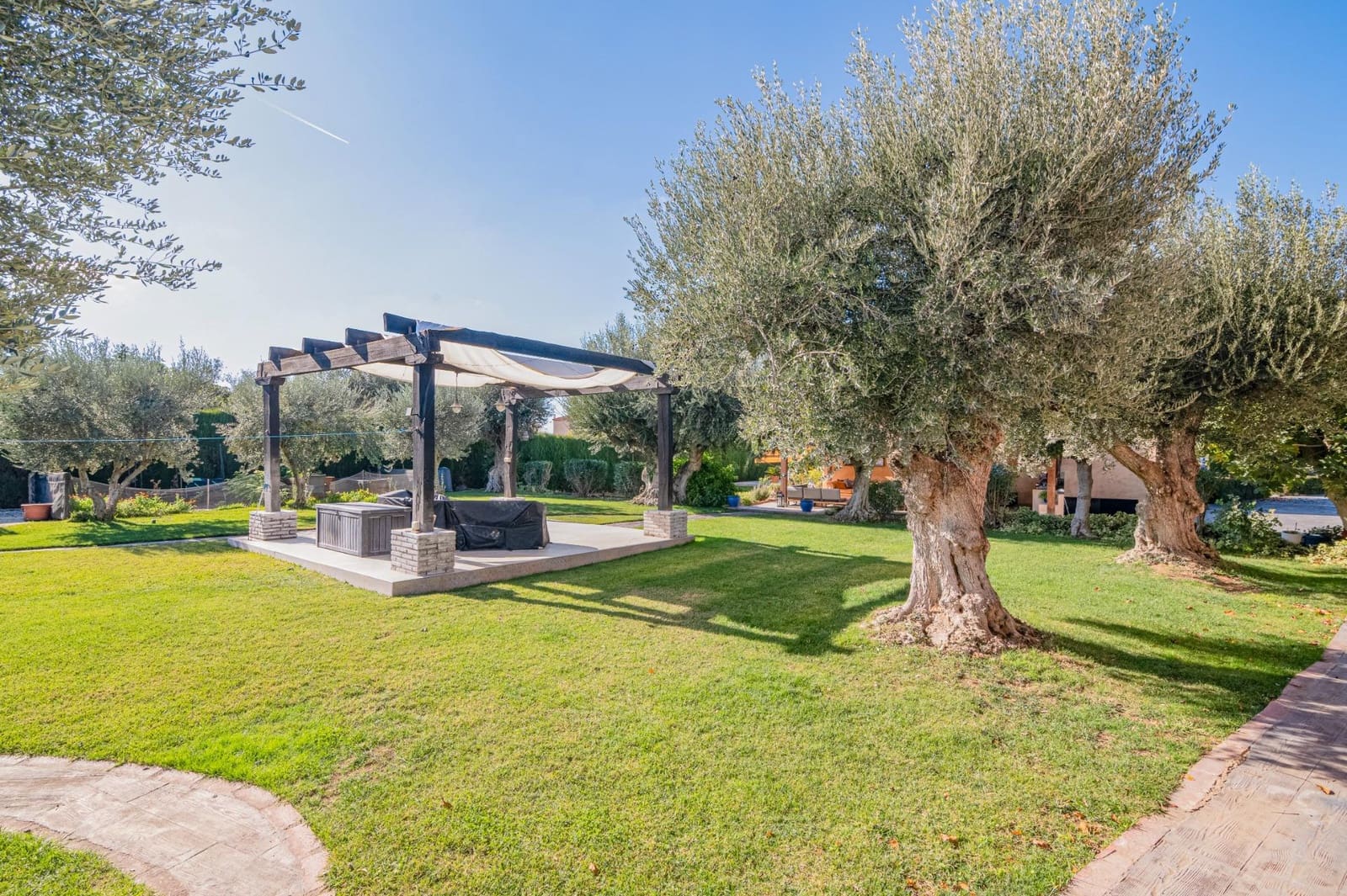 3 camera da letto Villa in vendita in Gojar con piscina garage - 624.900 € (Rif: 10013978)