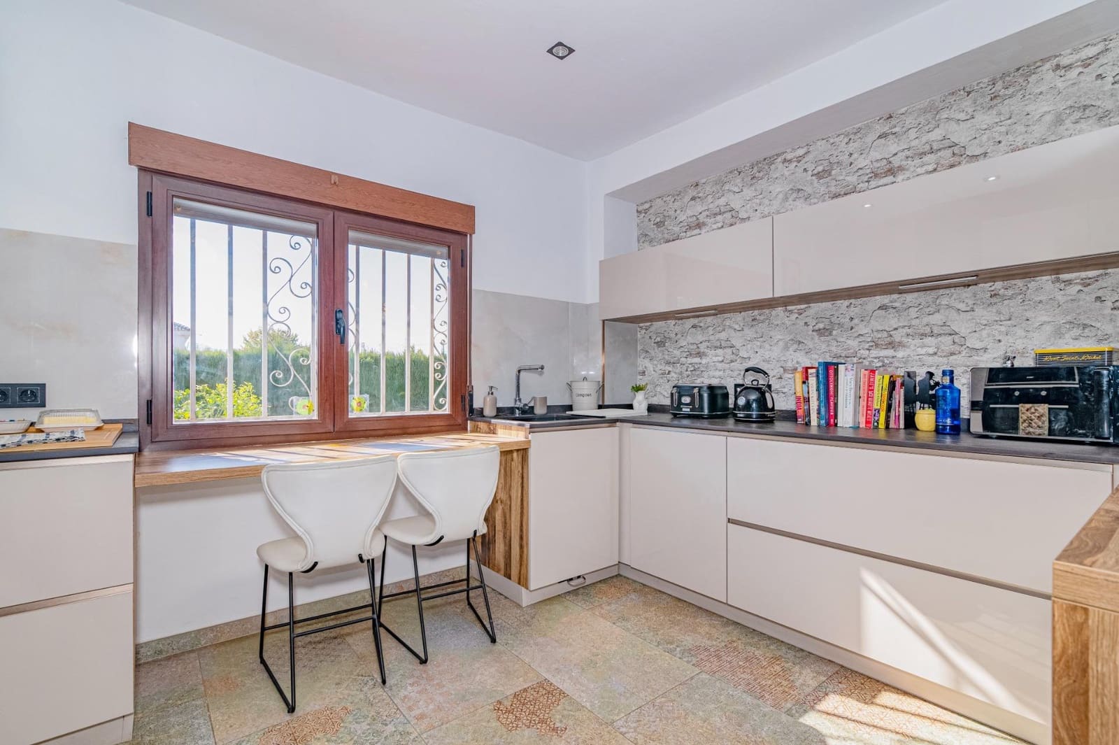 3 camera da letto Villa in vendita in Gojar con piscina garage - 624.900 € (Rif: 10013978)