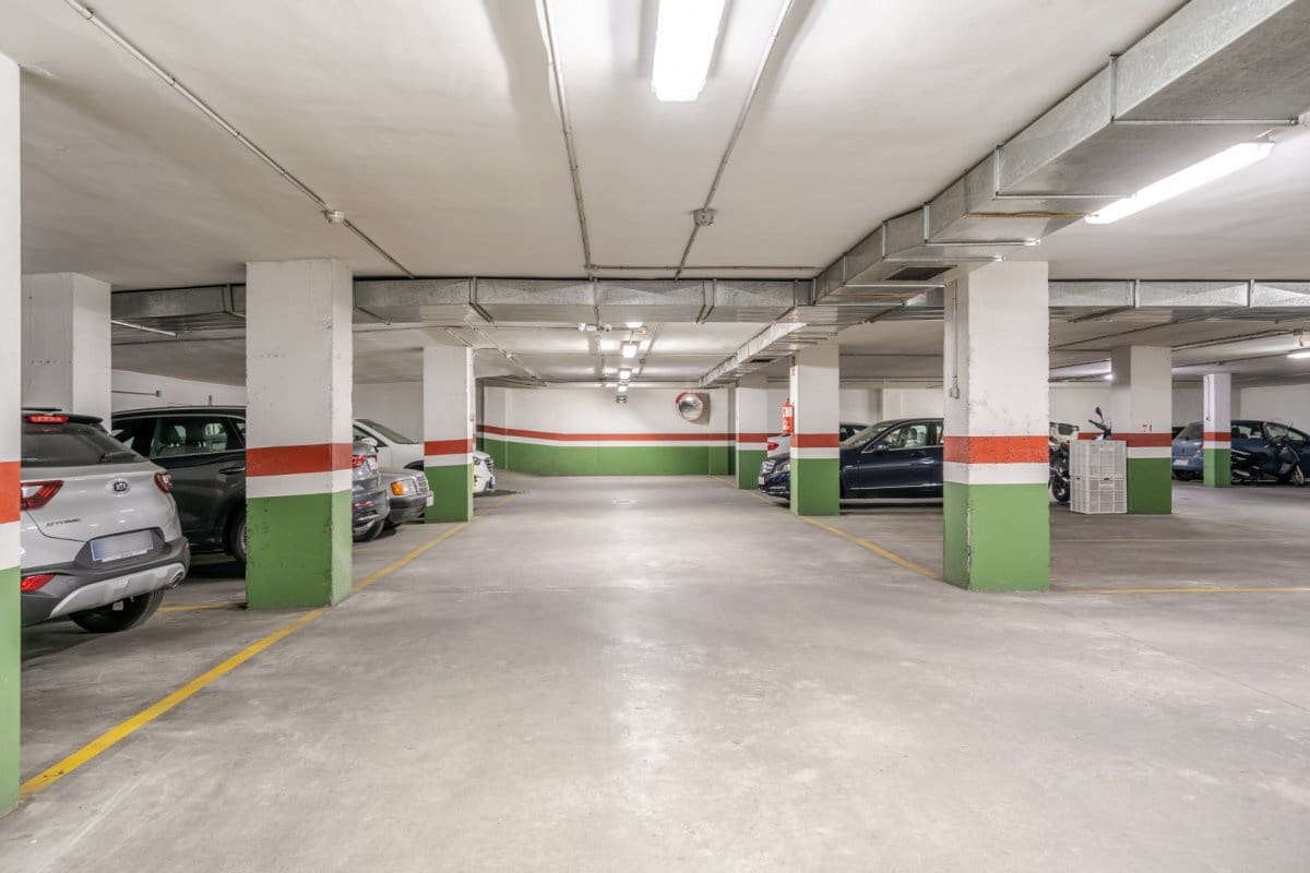 Garage for sale in Granada city - € 46,000 (Ref: 10013980)
