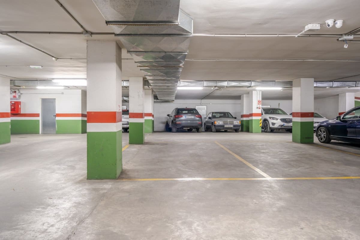 Garage for sale in Granada city - € 46,000 (Ref: 10013980)
