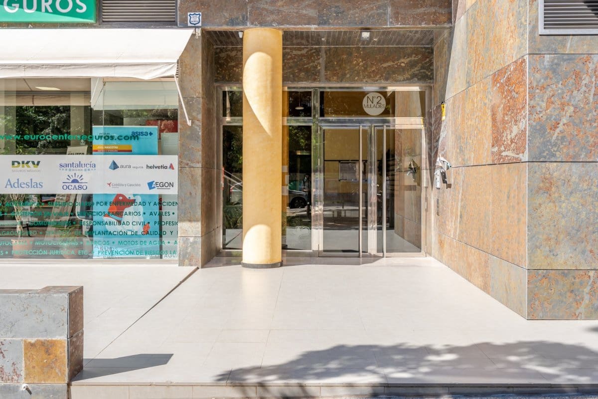Garage for sale in Granada city - € 46,000 (Ref: 10013980)