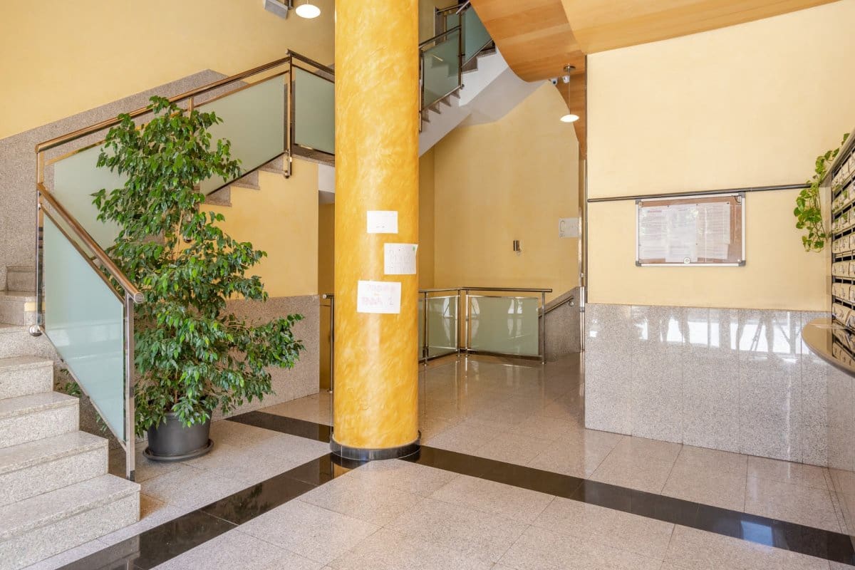 Garage for sale in Granada city - € 46,000 (Ref: 10013980)