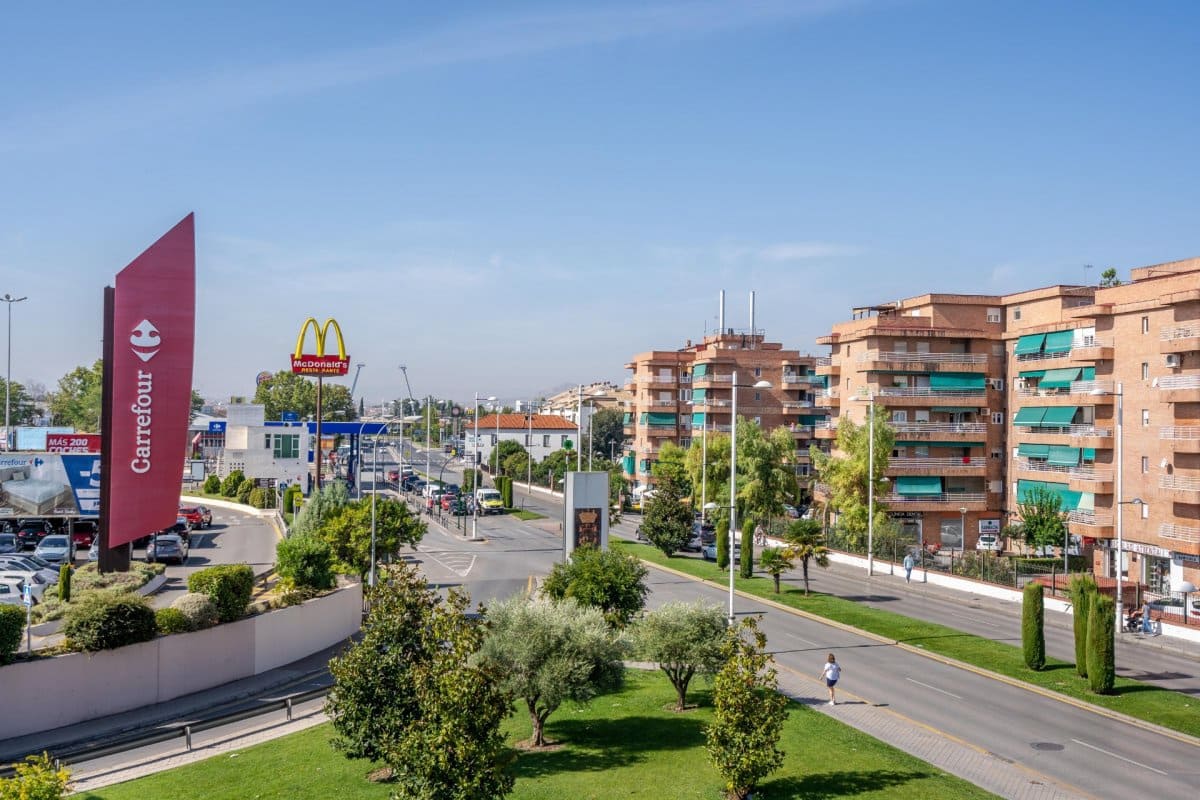 Garage for sale in Granada city - € 46,000 (Ref: 10013980)