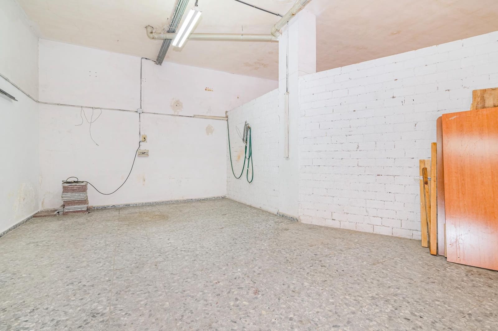 Comercial para venda em Granada cidade - 135 000 € (Ref: 10013985)