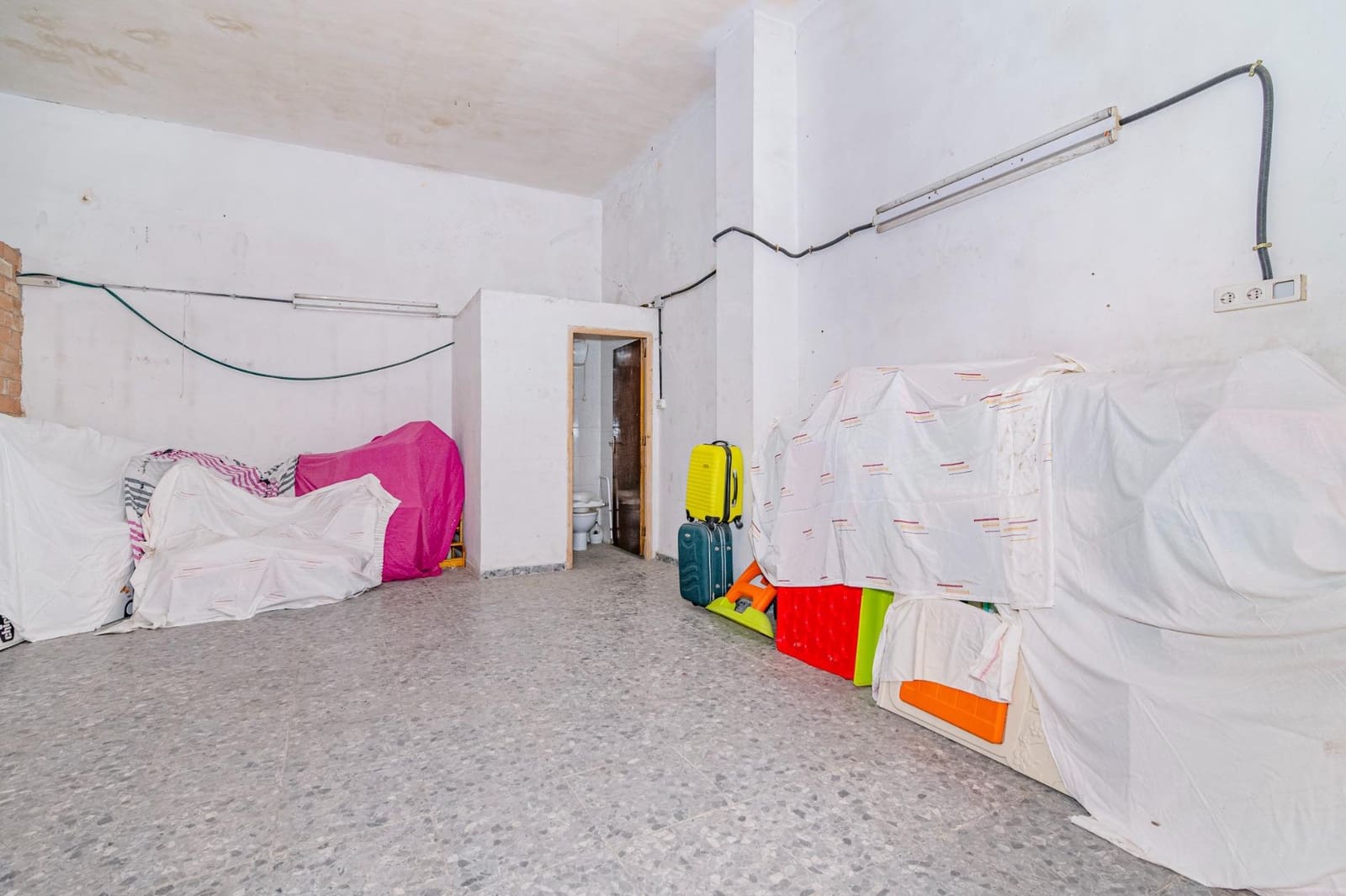 Comercial para venda em Granada cidade - 135 000 € (Ref: 10013985)