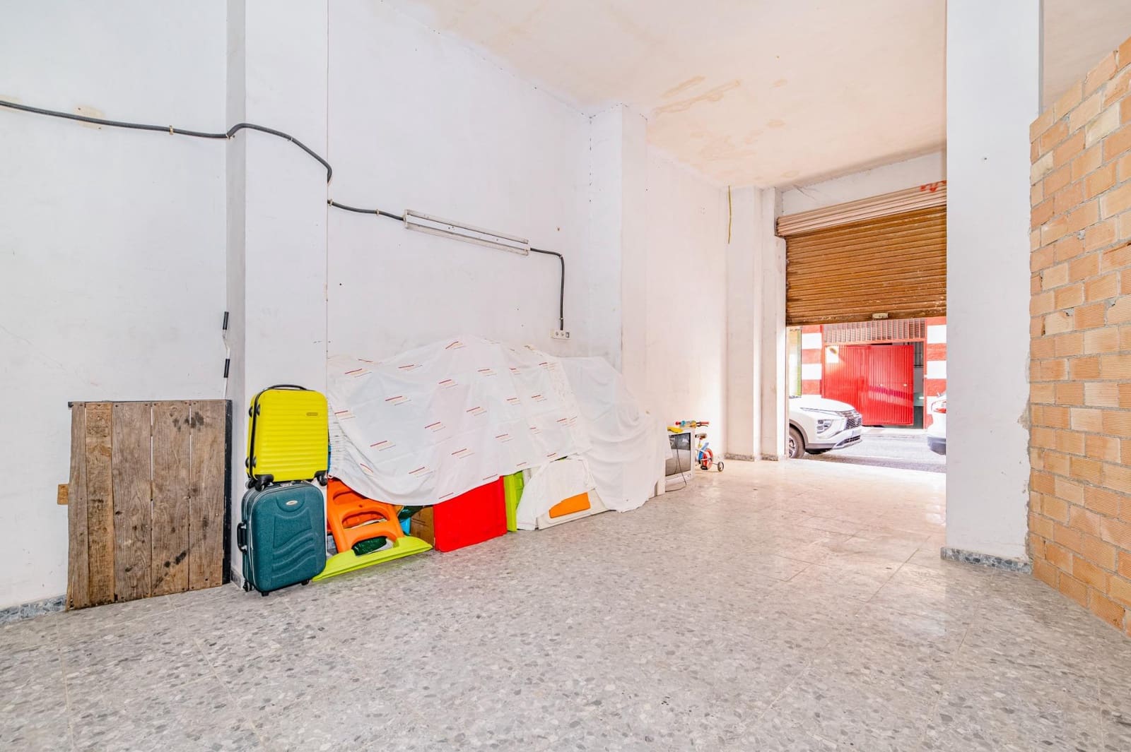 Comercial para venda em Granada cidade - 135 000 € (Ref: 10013985)