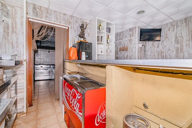 3 quarto Comercial para venda em Pajaritos - Plaza de Toros, Granada cidade - 160 000 € (Ref: 10013986)