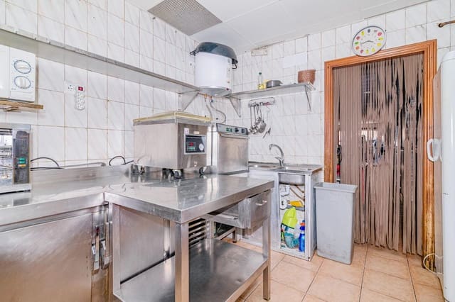 3 quarto Comercial para venda em Pajaritos - Plaza de Toros, Granada cidade - 160 000 € (Ref: 10013986)