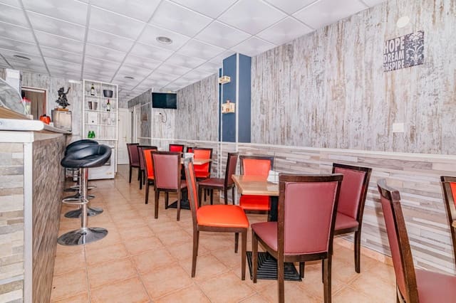 3 quarto Comercial para venda em Pajaritos - Plaza de Toros, Granada cidade - 160 000 € (Ref: 10013986)