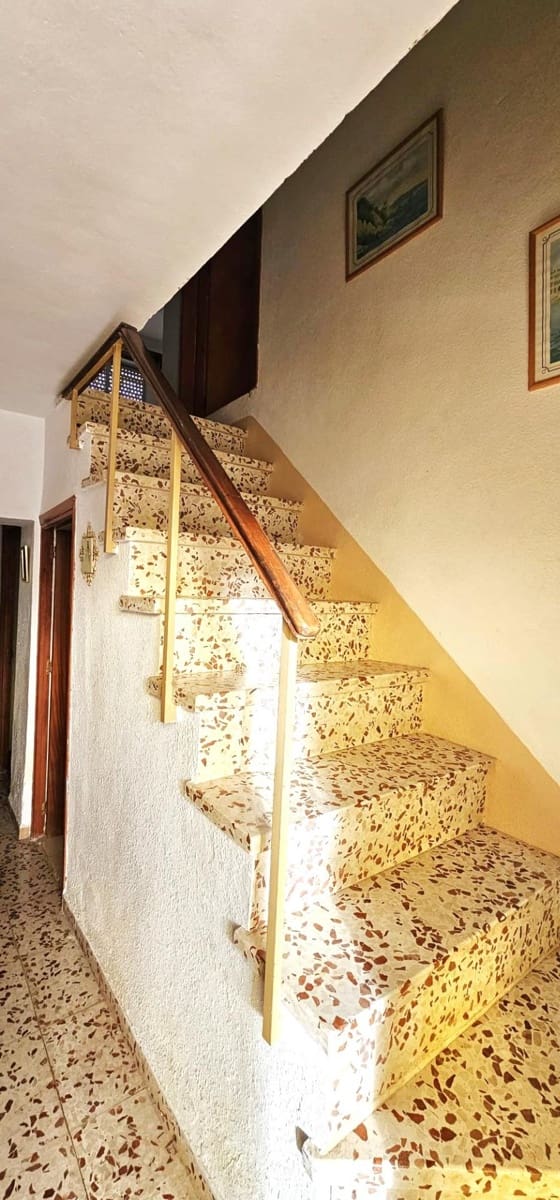 7 bedroom Villa for sale in Arenas del Rey with garage - € 477,250 (Ref: 10013987)