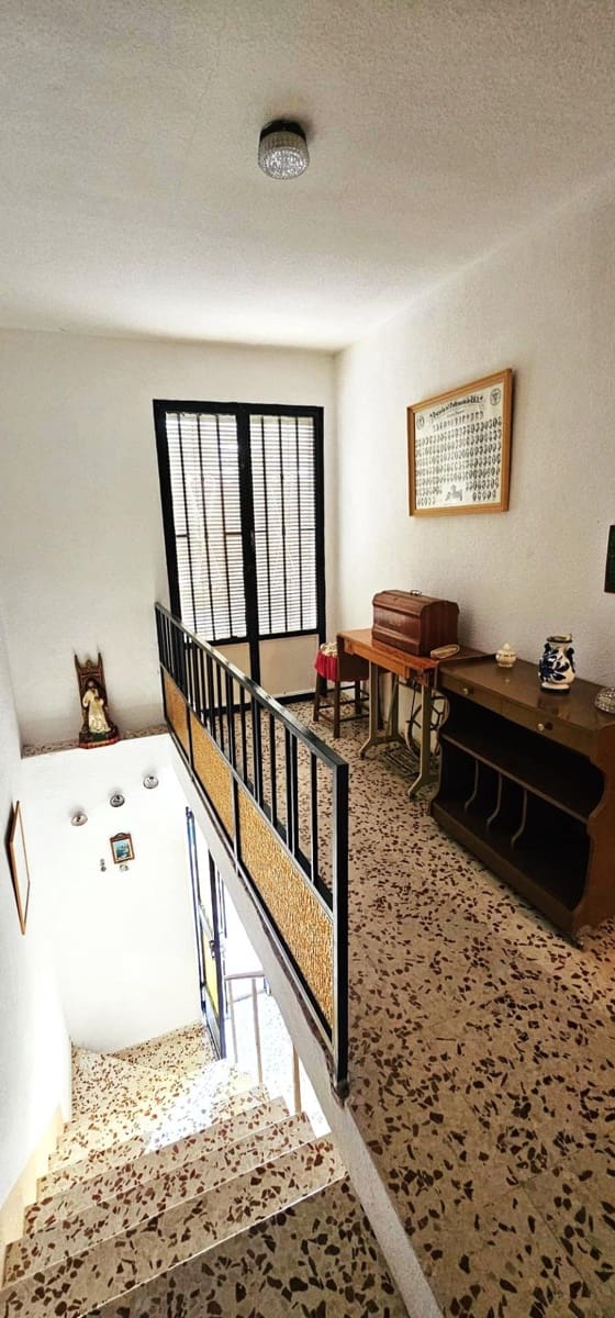 7 bedroom Villa for sale in Arenas del Rey with garage - € 477,250 (Ref: 10013987)