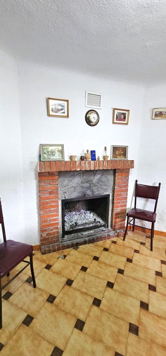 7 bedroom Villa for sale in Arenas del Rey with garage - € 477,250 (Ref: 10013987)