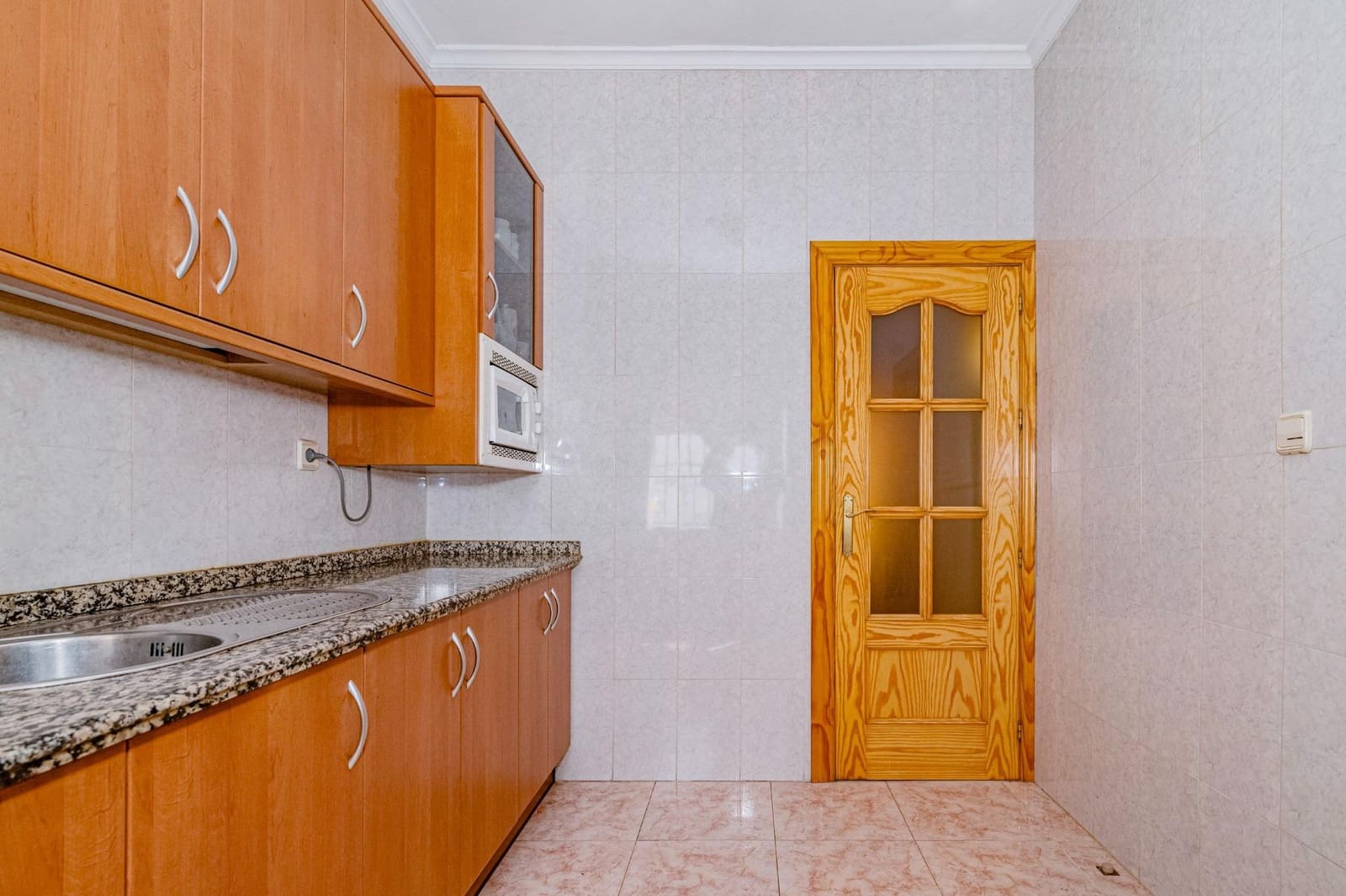 6 sypialnia Dom na sprzedaż w Churriana de la Vega z garażem - 240 000 € (Ref: 10013989)