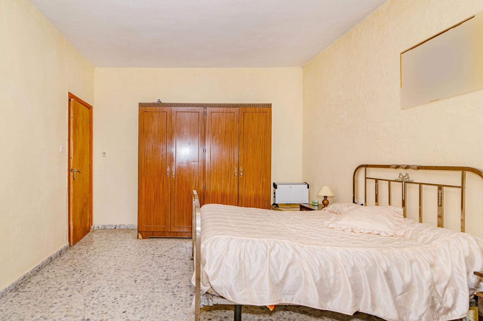 6 sypialnia Dom na sprzedaż w Churriana de la Vega z garażem - 240 000 € (Ref: 10013989)