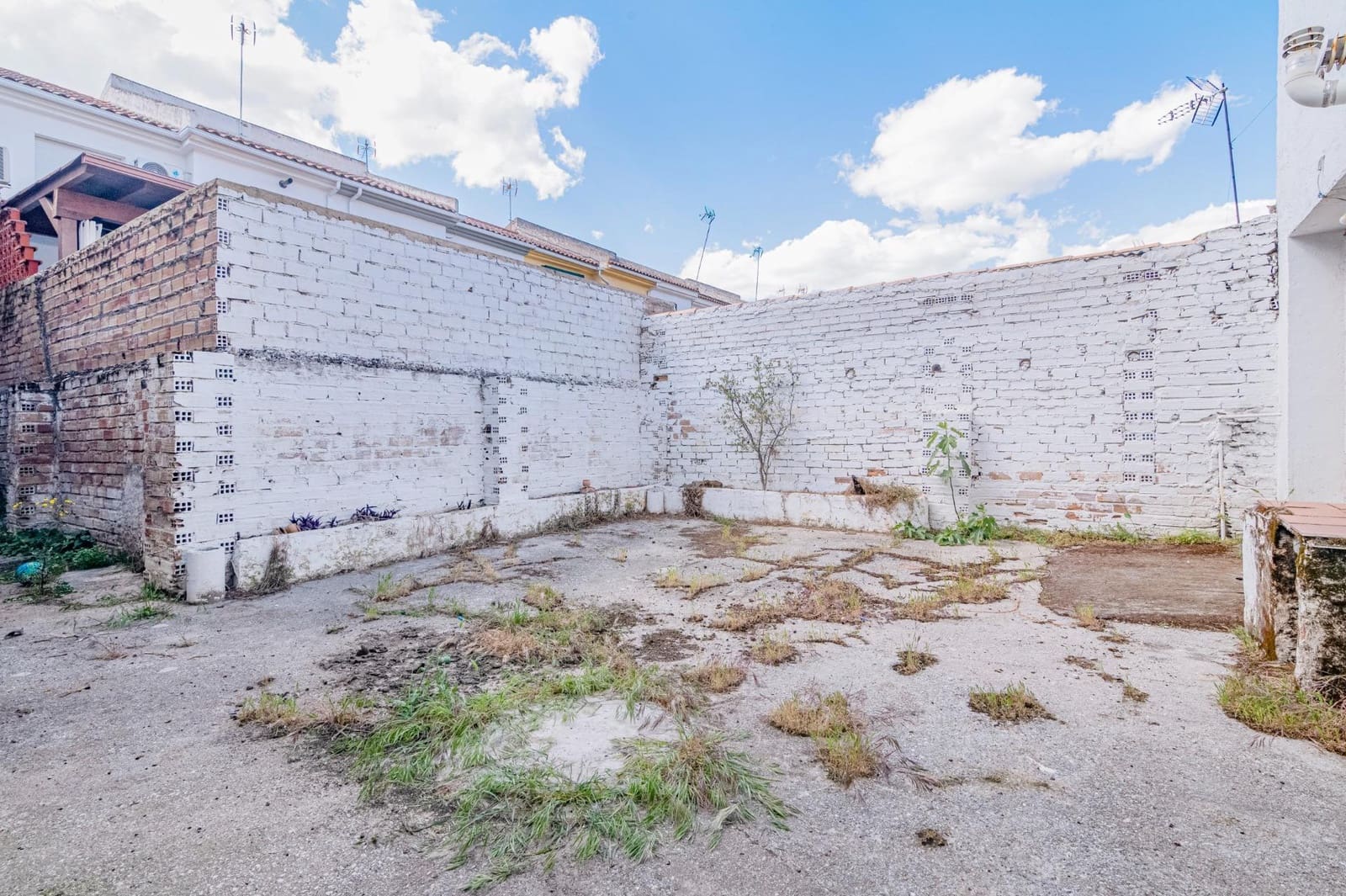 6 sypialnia Dom na sprzedaż w Churriana de la Vega z garażem - 240 000 € (Ref: 10013989)