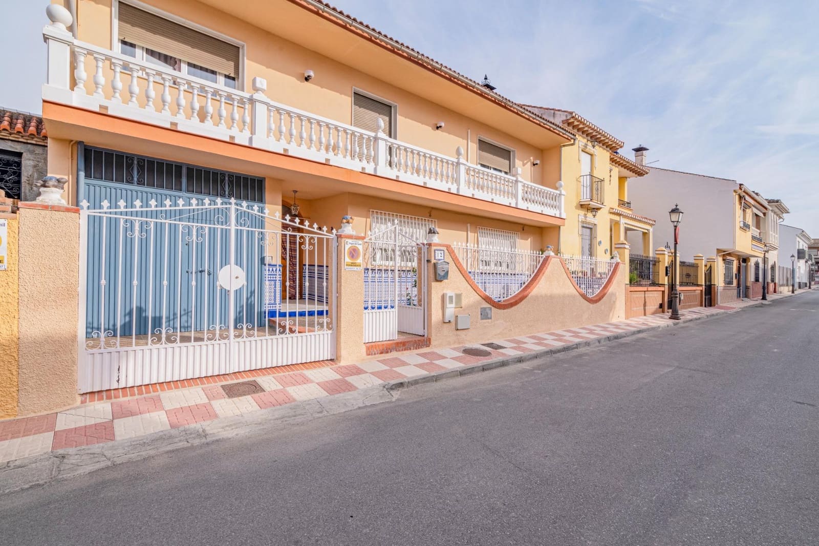 4 sovrum Villa till salu i Vegas del Genil med garage - 380 000 € (Ref: 10013990)