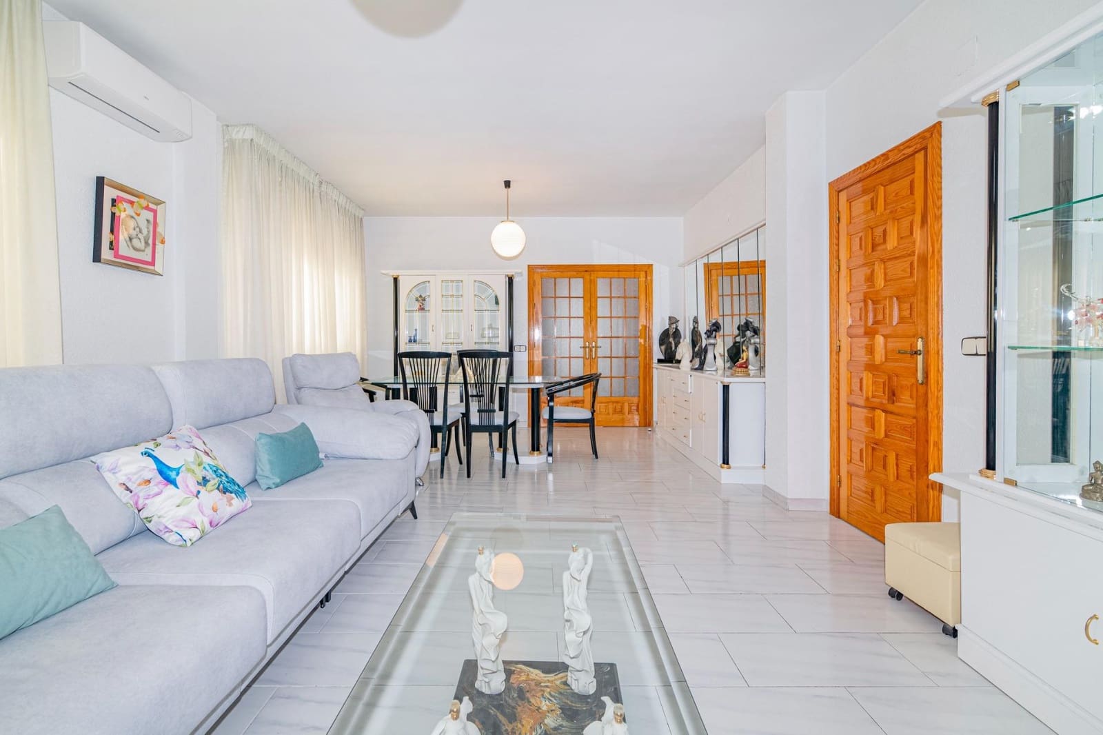 4 sovrum Villa till salu i Vegas del Genil med garage - 380 000 € (Ref: 10013990)
