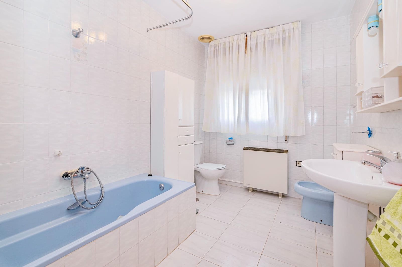 4 sovrum Villa till salu i Vegas del Genil med garage - 380 000 € (Ref: 10013990)