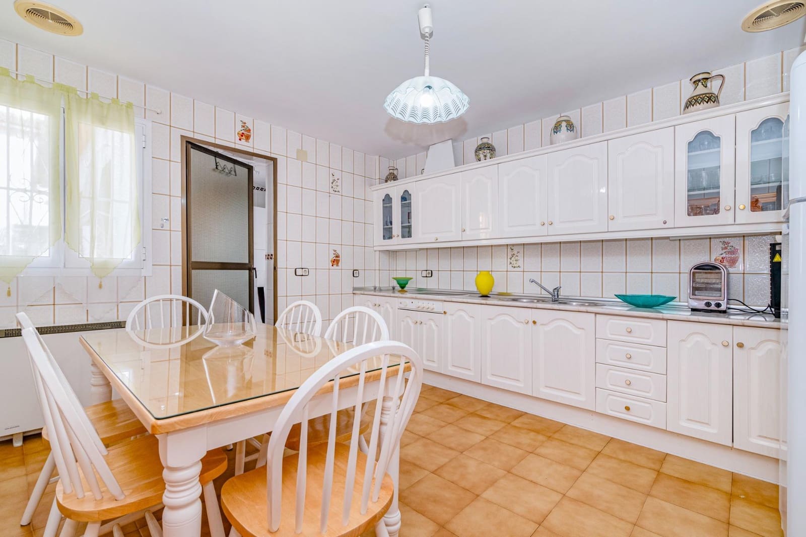4 sovrum Villa till salu i Vegas del Genil med garage - 380 000 € (Ref: 10013990)
