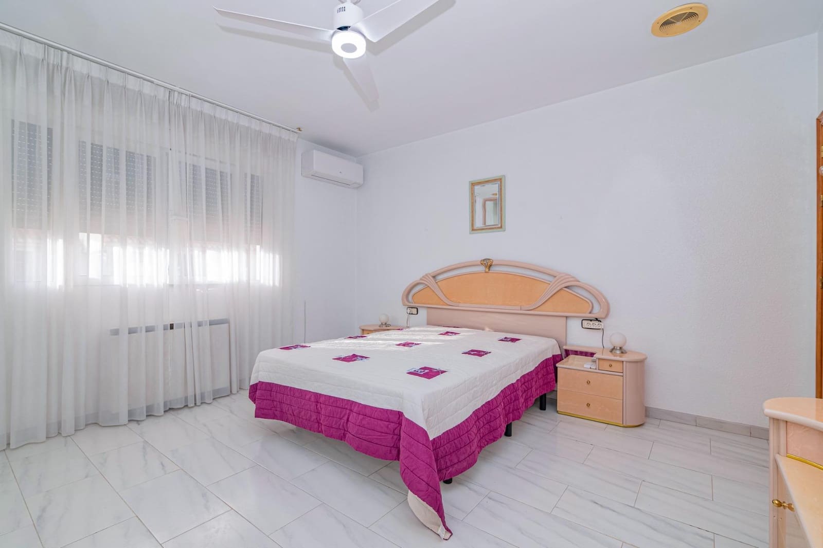 4 sovrum Villa till salu i Vegas del Genil med garage - 380 000 € (Ref: 10013990)