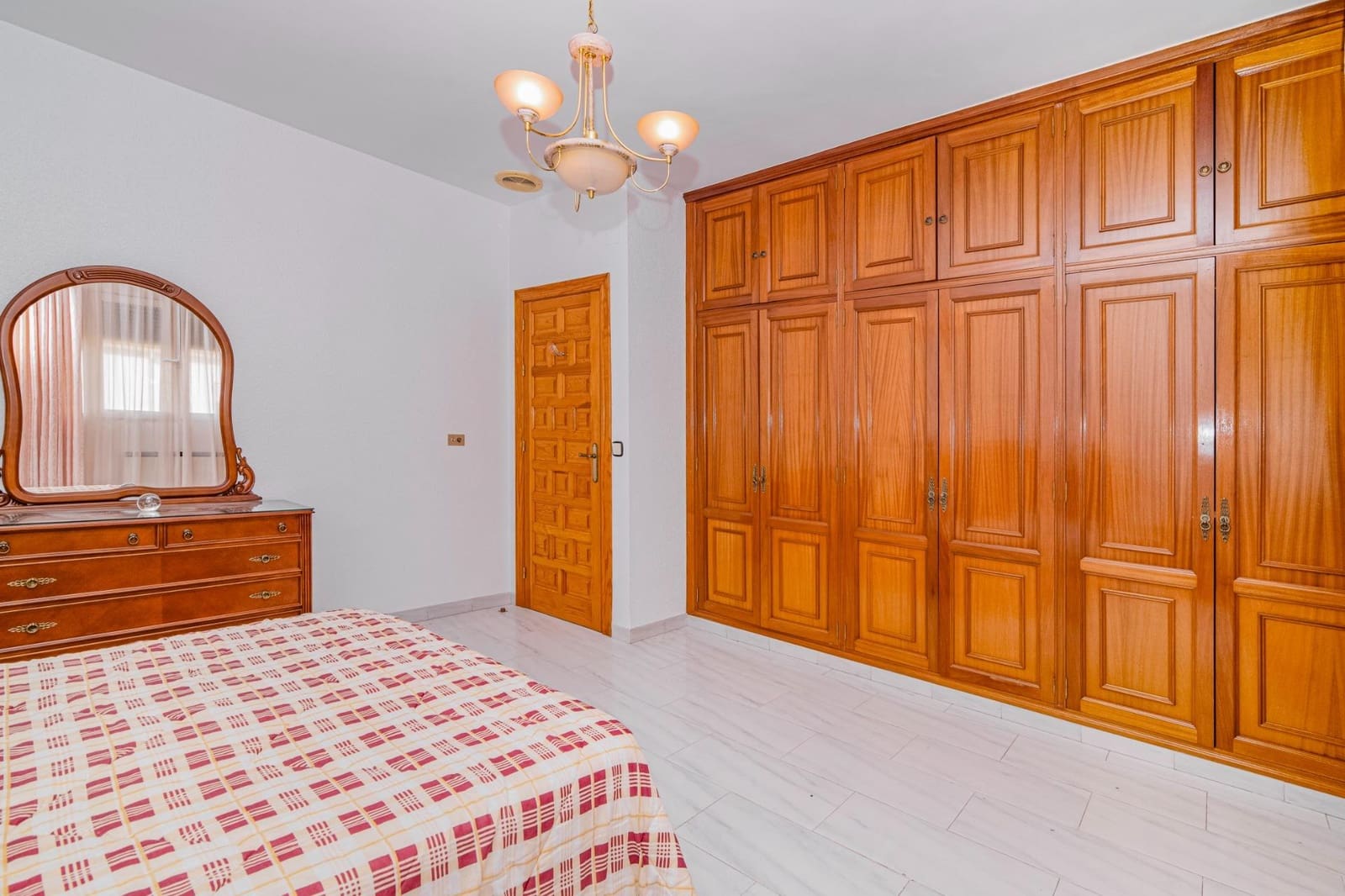 4 sovrum Villa till salu i Vegas del Genil med garage - 380 000 € (Ref: 10013990)