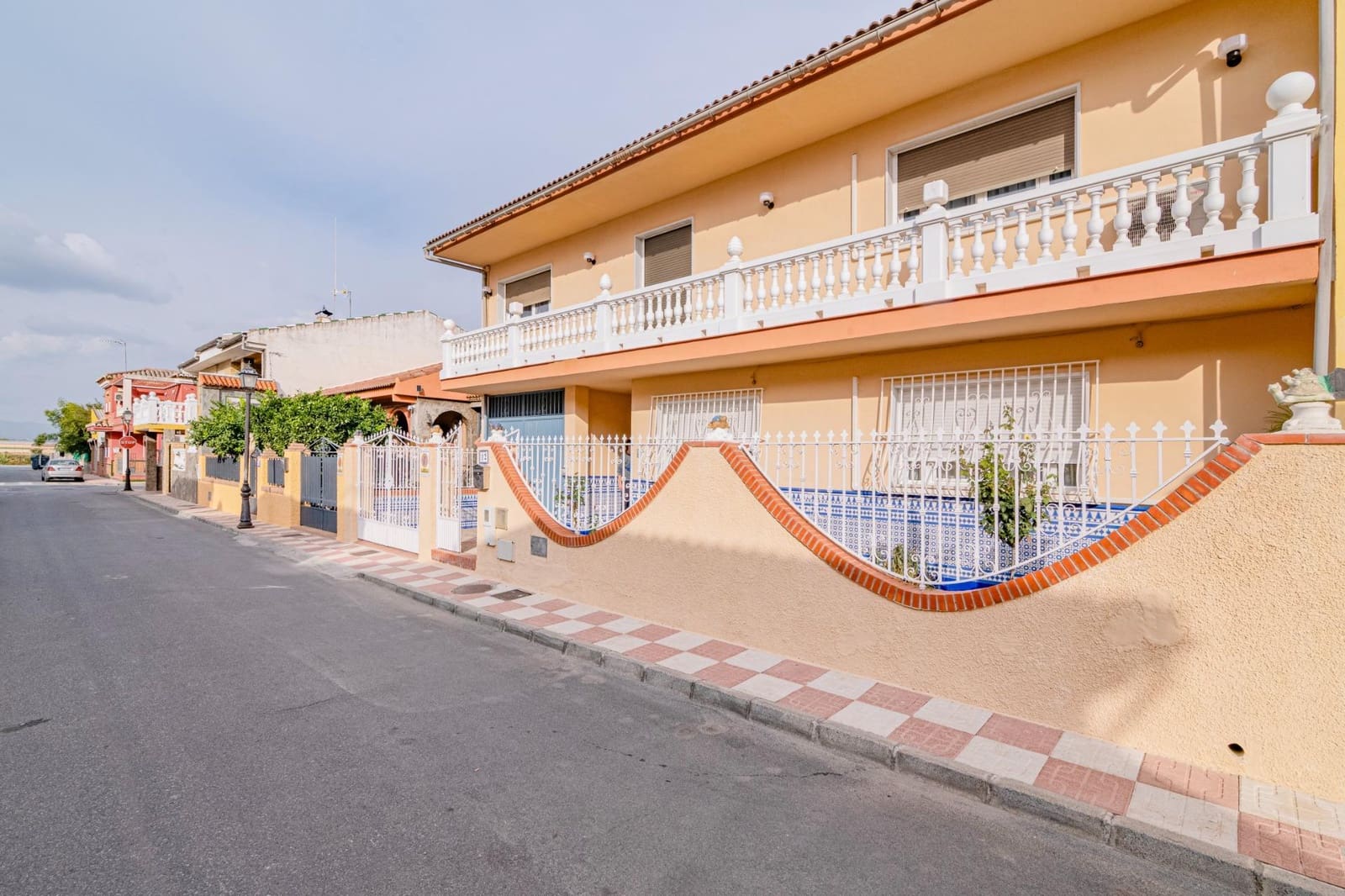 4 sovrum Villa till salu i Vegas del Genil med garage - 380 000 € (Ref: 10013990)