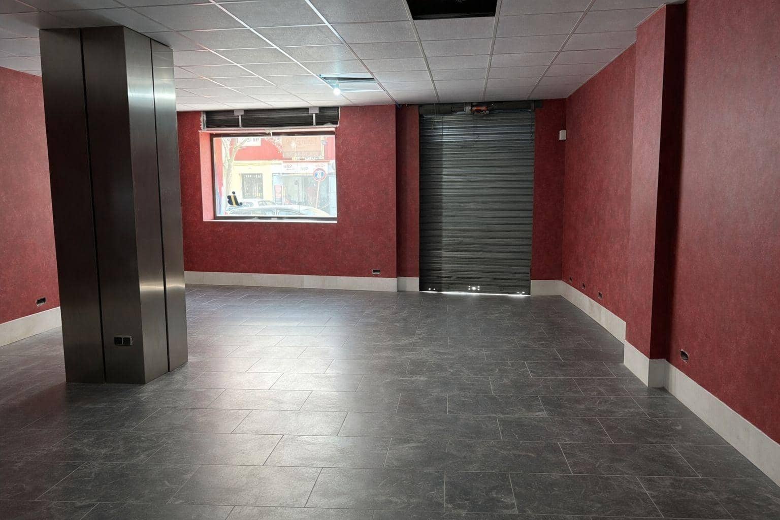 1 bedroom Commercial for sale in Granada city - € 190,000 (Ref: 10013993)
