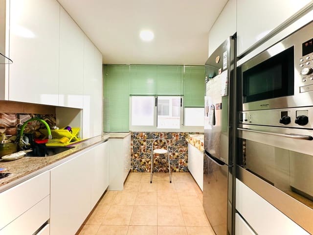 3 Zimmer Wohnung zu verkaufen in Centro, Granada Stadt mit Garage - 395.000 € (Ref: 10013995)