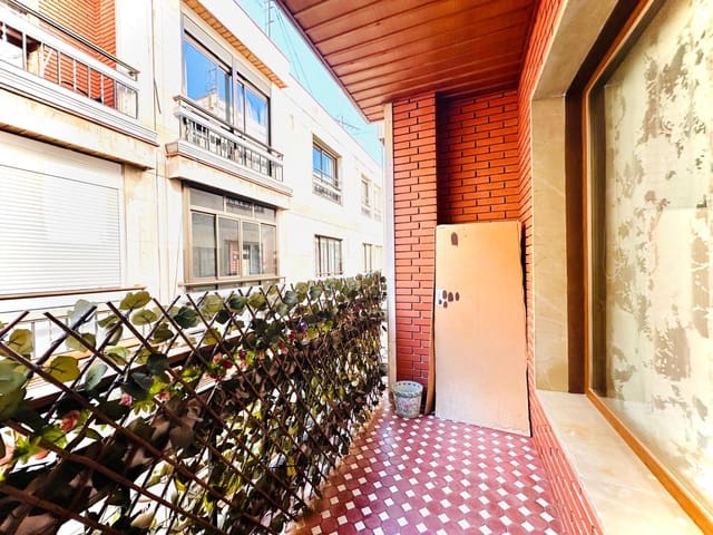 3 Zimmer Wohnung zu verkaufen in Centro, Granada Stadt mit Garage - 395.000 € (Ref: 10013995)
