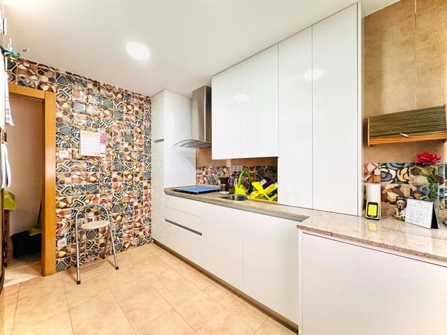 3 Zimmer Wohnung zu verkaufen in Centro, Granada Stadt mit Garage - 395.000 € (Ref: 10013995)