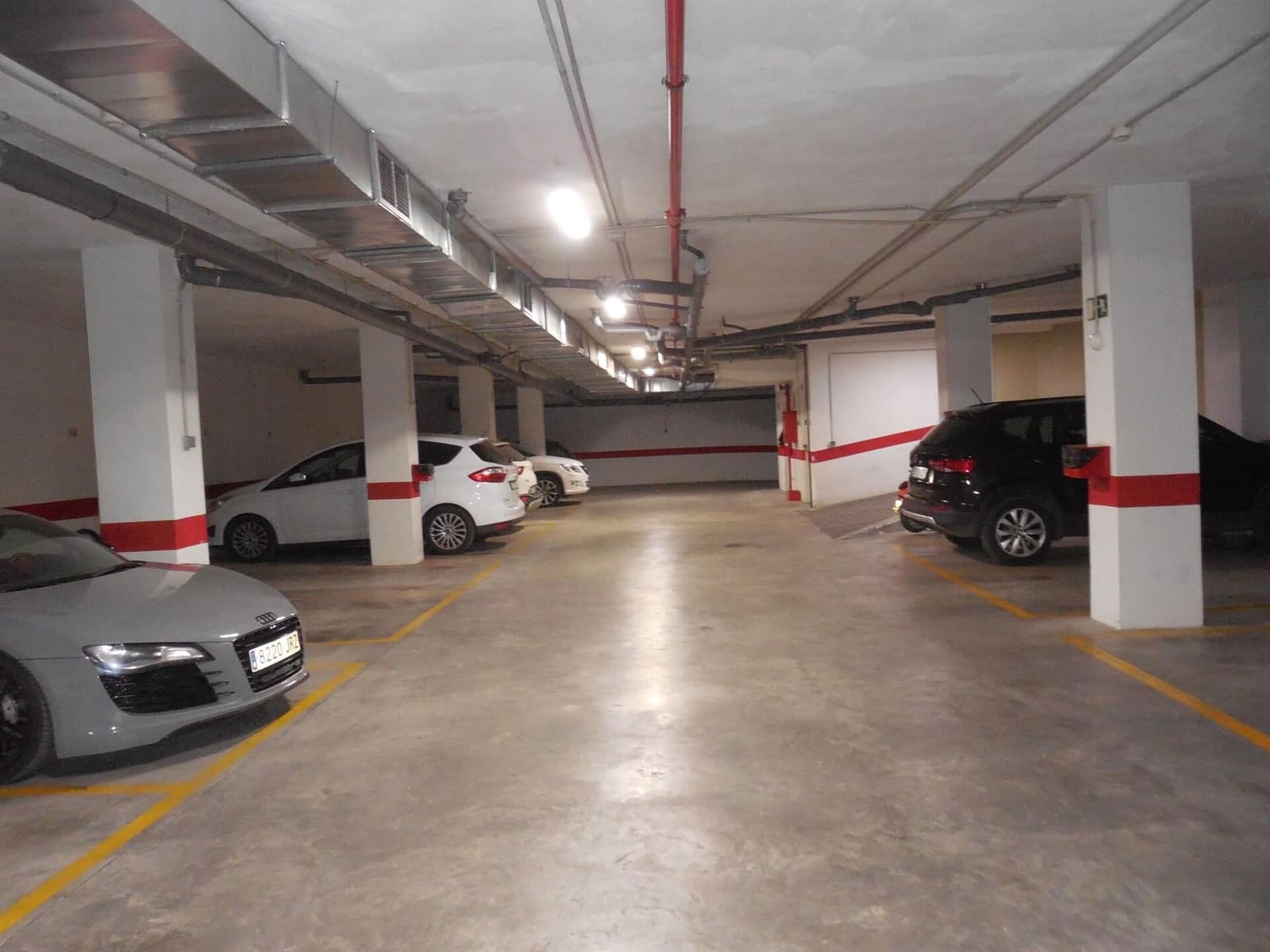 Garage for sale in Granada city - € 15,000 (Ref: 10013997)
